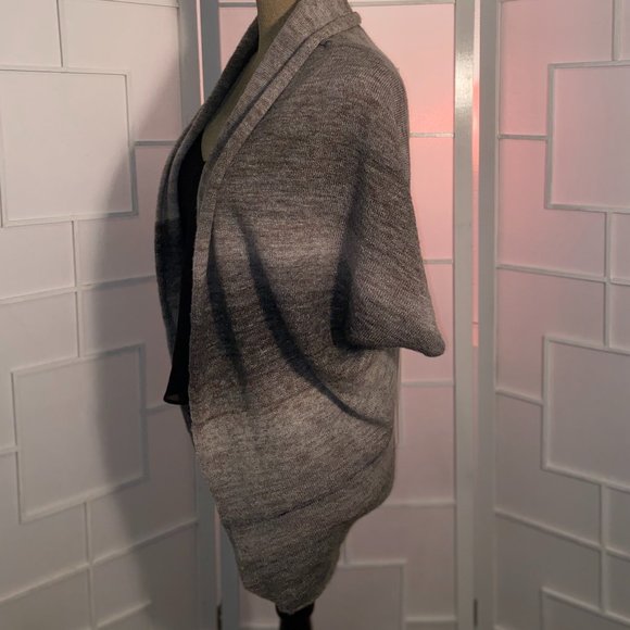 Forever 21 Dolman Sleeve Cocoon Gray Kimono - Picture 3 of 8